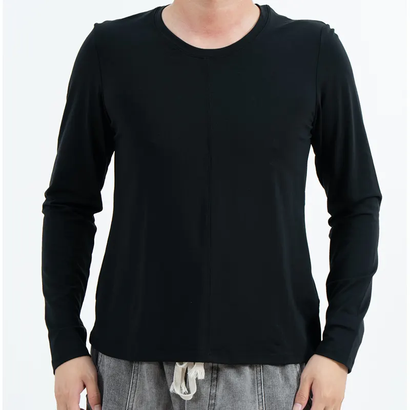 Schwarzes Slim-Fit-T-Shirt mit Rundhalsausschnitt und langen Ärmeln