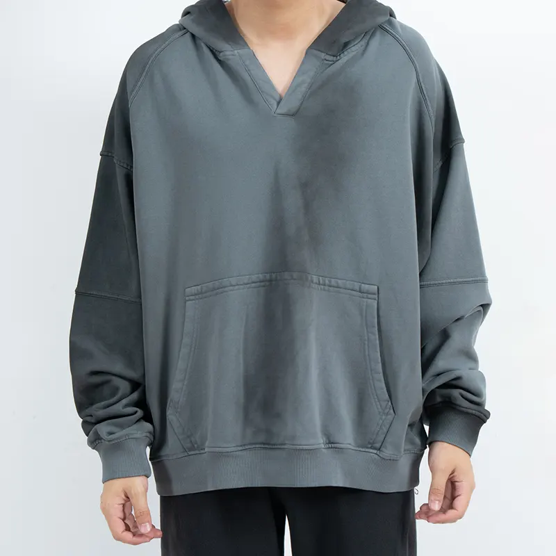 Übergroßer Pullover-Hoodie mit V-Ausschnitt, Ärmeleinsätzen und Kängurutasche