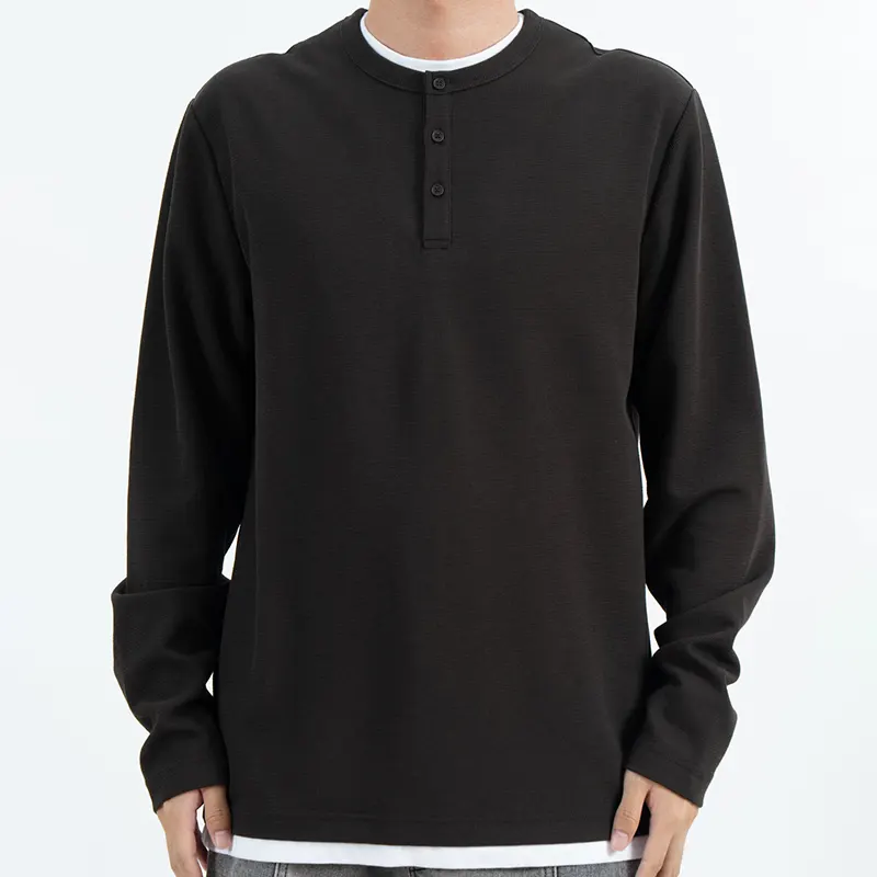 Lässiges Henley-Hemd mit langen Ärmeln und Knopfleiste mit drei Knöpfen