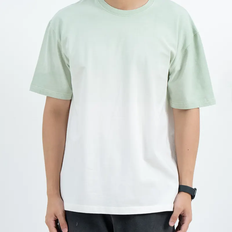 Lässiges Ombre-T-Shirt in Mint-zu-Weiß mit überschnittenen Schultern